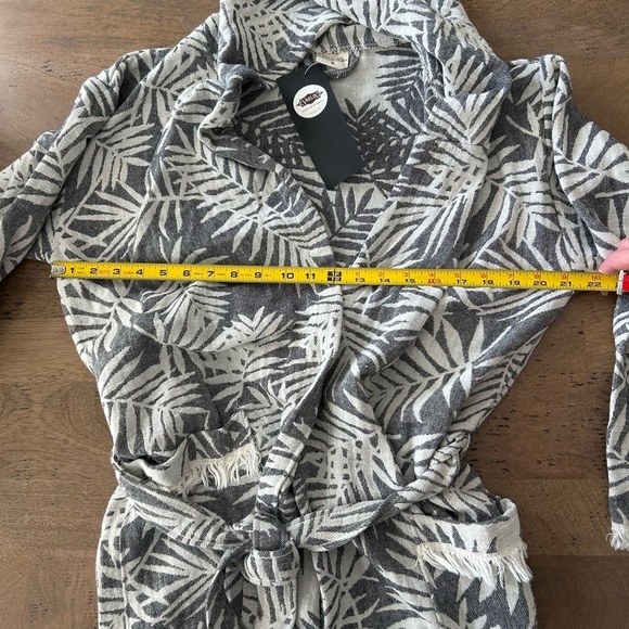 Boho Robe or Cover-Up Size Small NWT​ - Picture 7 of 7